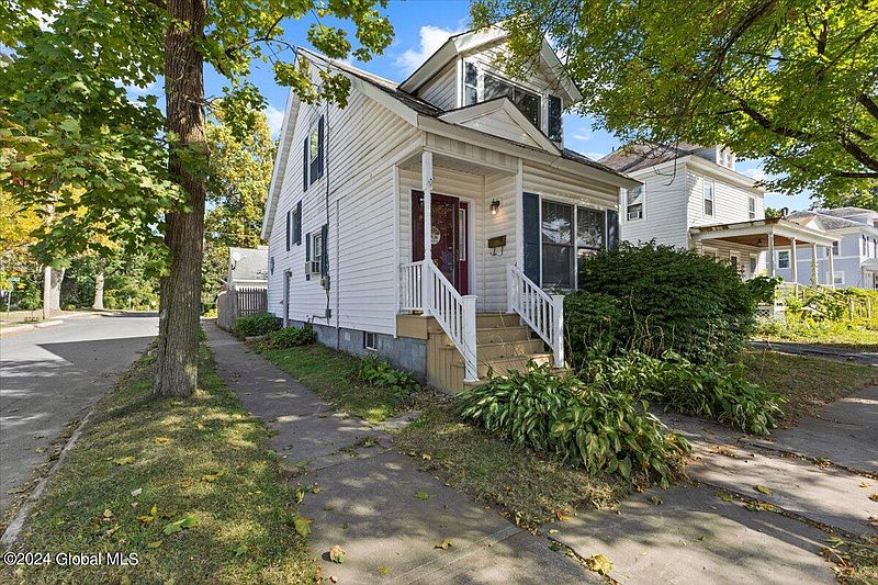 3rd image of 25 Flandreaux Avenue