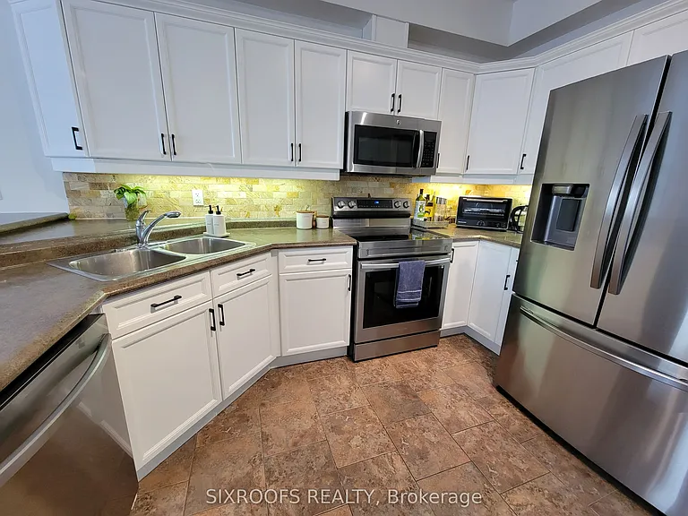 2089 Beaverbrook Ave #12 — Photo 15