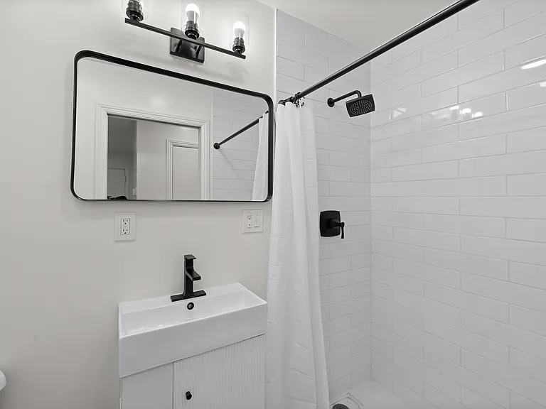 40 Leafwood Cir #42 — Photo 16