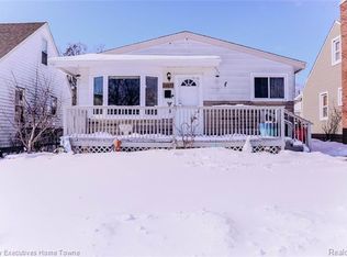 24577 Flower Ave, Eastpointe, MI 48021