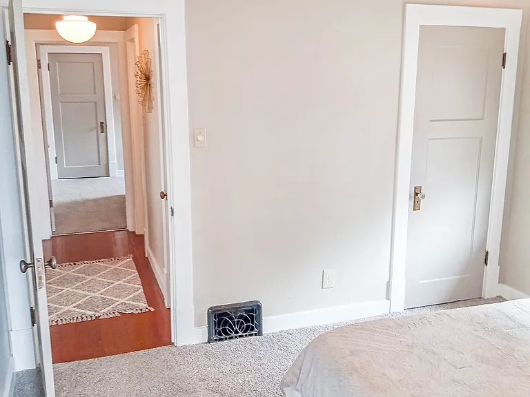 29 Burlington Ave — Photo 33