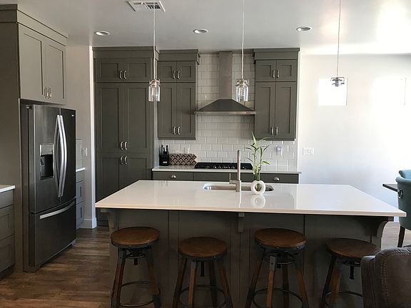 Kitchen w/ hidden pantry