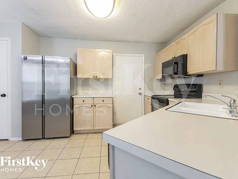 1733 Prescott Dr — Photo 8