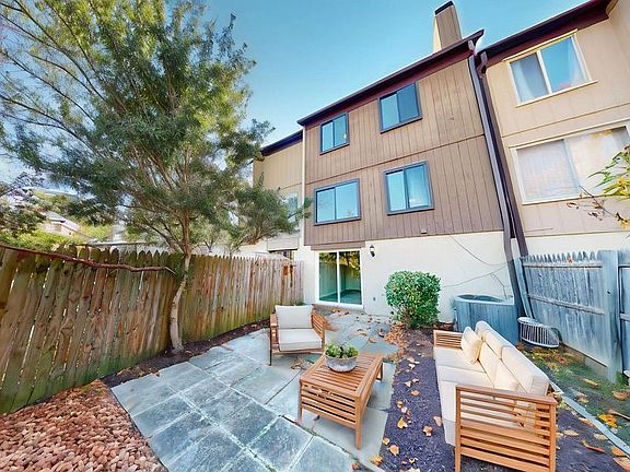 2nd image of 10663 Muirfield Dr