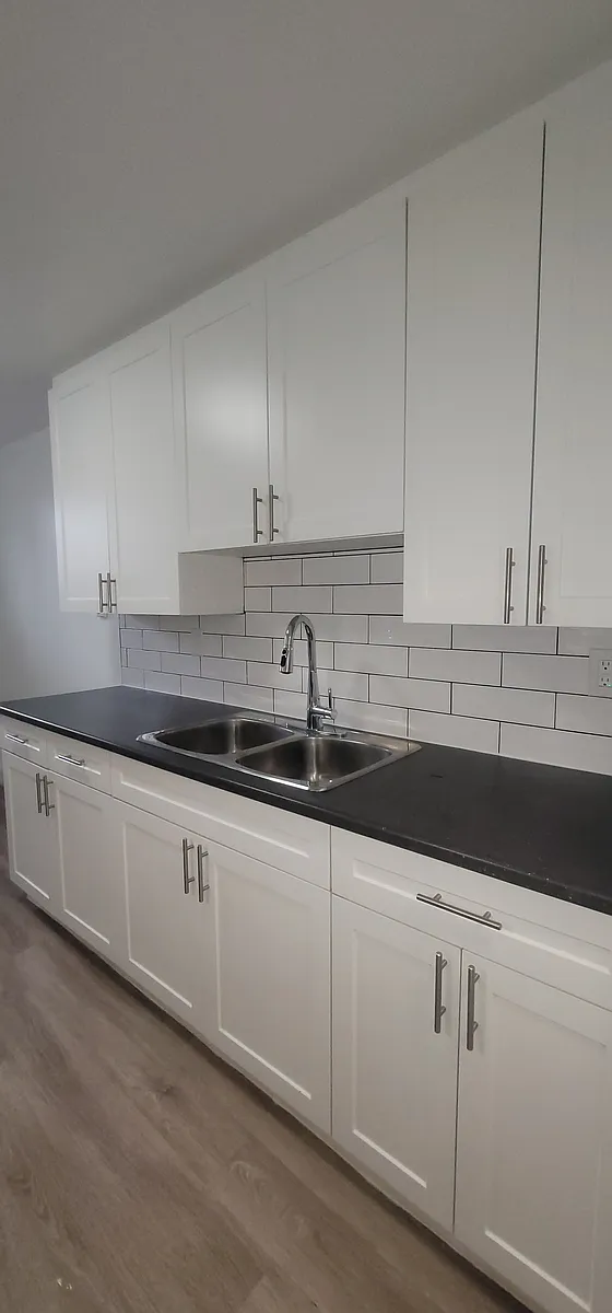 Building Photo - 61 Ballantyne Ave #11