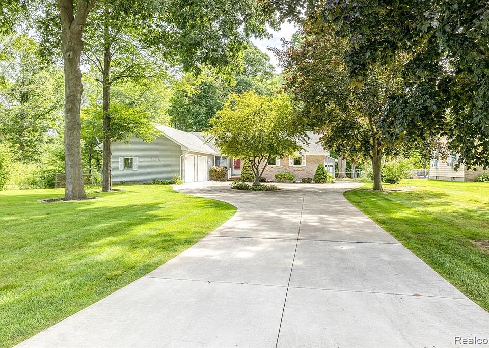 4801 Iroquois Trl, North Street, MI 48049 Zillow