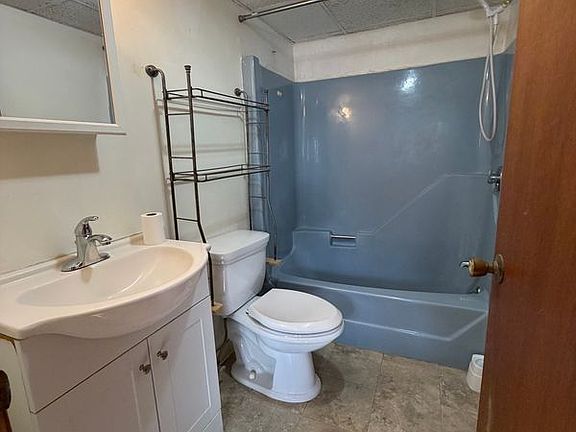4th image of 11 Irving St #Mid