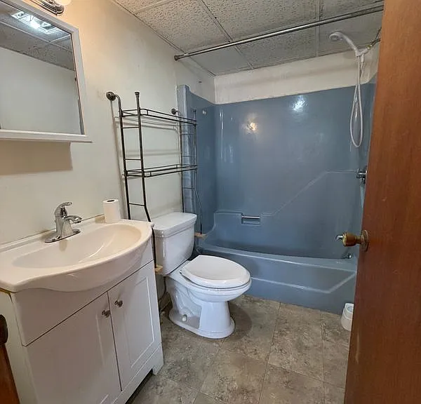 11 Irving St #MID — Photo 4