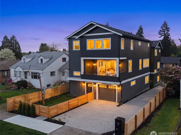 8815 Densmore Avenue N, Seattle, WA 98103