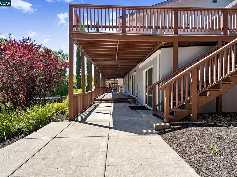 1021 Windsor Dr — Photo 27