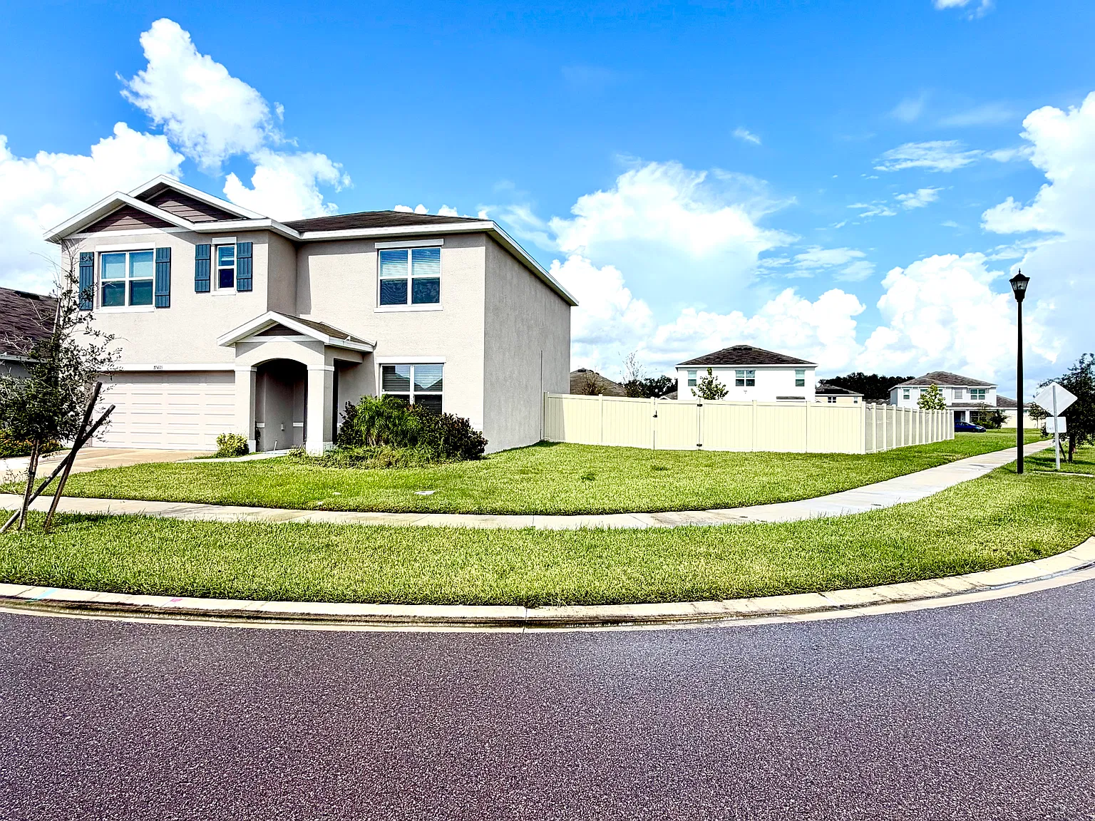 5 bed, 2601 sqft, $2,900 — Photo 2