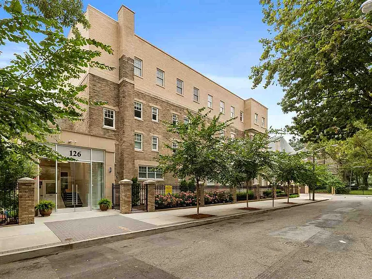 126 Delaware Ave #3 — Photo 21