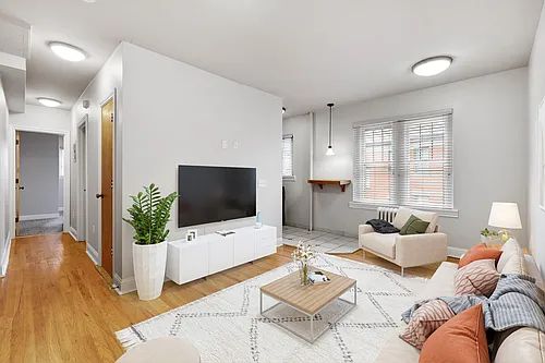 LaMont Apartments Photo 1