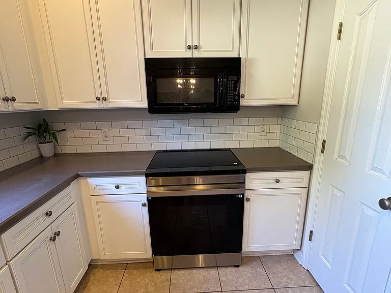 17608 Glenapp Dr — Photo 8