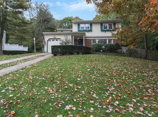 188 Atlantic Pl, Hauppauge, NY 11788