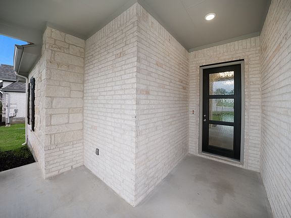 3rd image of 523 Orchard Way