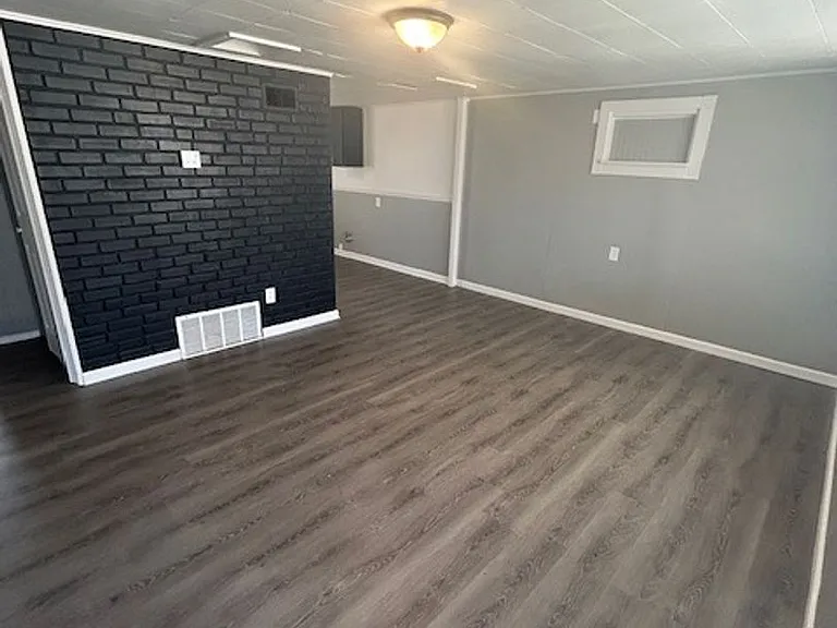 222 Saint John Dr — Photo 4