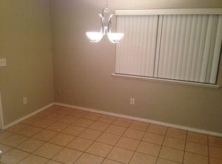 693 N Lyndsay Way, Dinuba, CA 93618