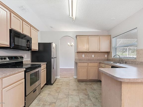 3rd image of 1107 Meadow Lark Dr