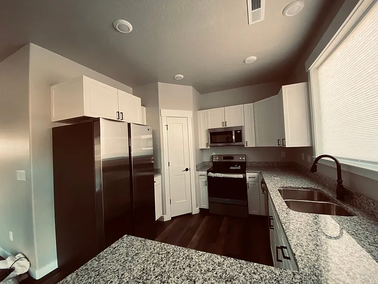 1556 W Creekside Dr — Photo 7