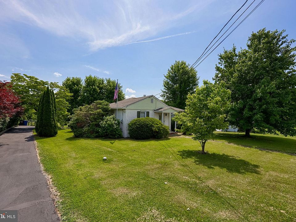 1st image of 355 Harry Rd