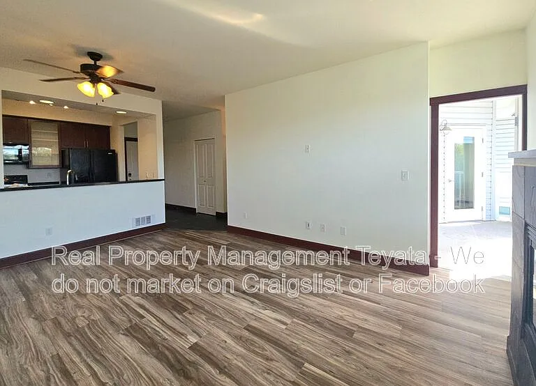 259 W Bakerview Rd #C401 — Photo 1