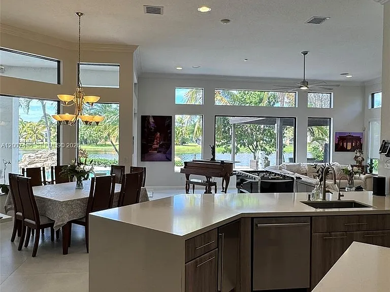 15053 SW 40th St — Photo 14