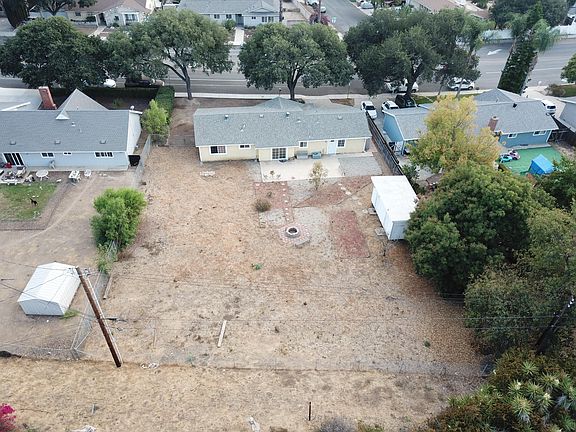 3rd image of 1271 E Avenida De Los Arboles