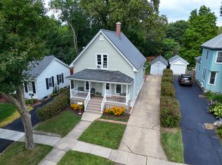 219 Hoy Ave, Woodstock, IL 60098