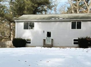 7 Nipmuc Trl, West Greenwich, RI 02817