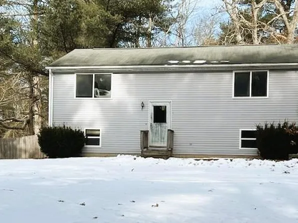 7 Nipmuc Trl, West Greenwich, RI 02817