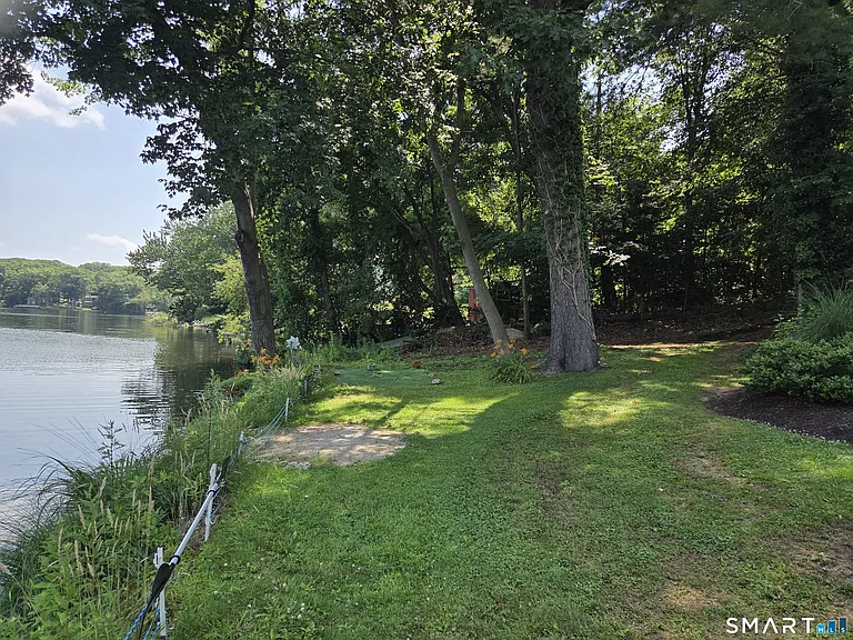 50 Beach Dr — Photo 29