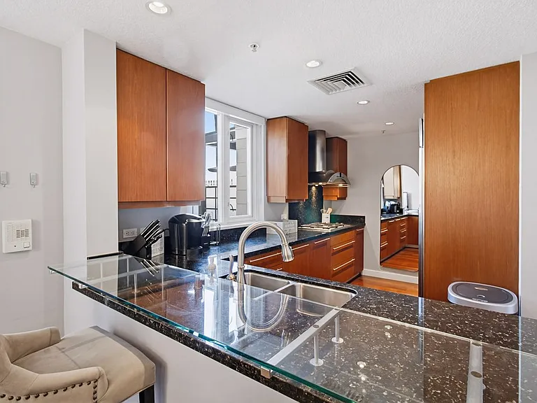 1169 Pacific Hwy #107 — Photo 11