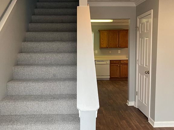 2nd image of 1540 Eastmont Dr NW