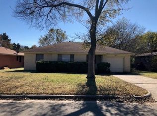 7314 Ravehill Ln, Dallas, TX 75227