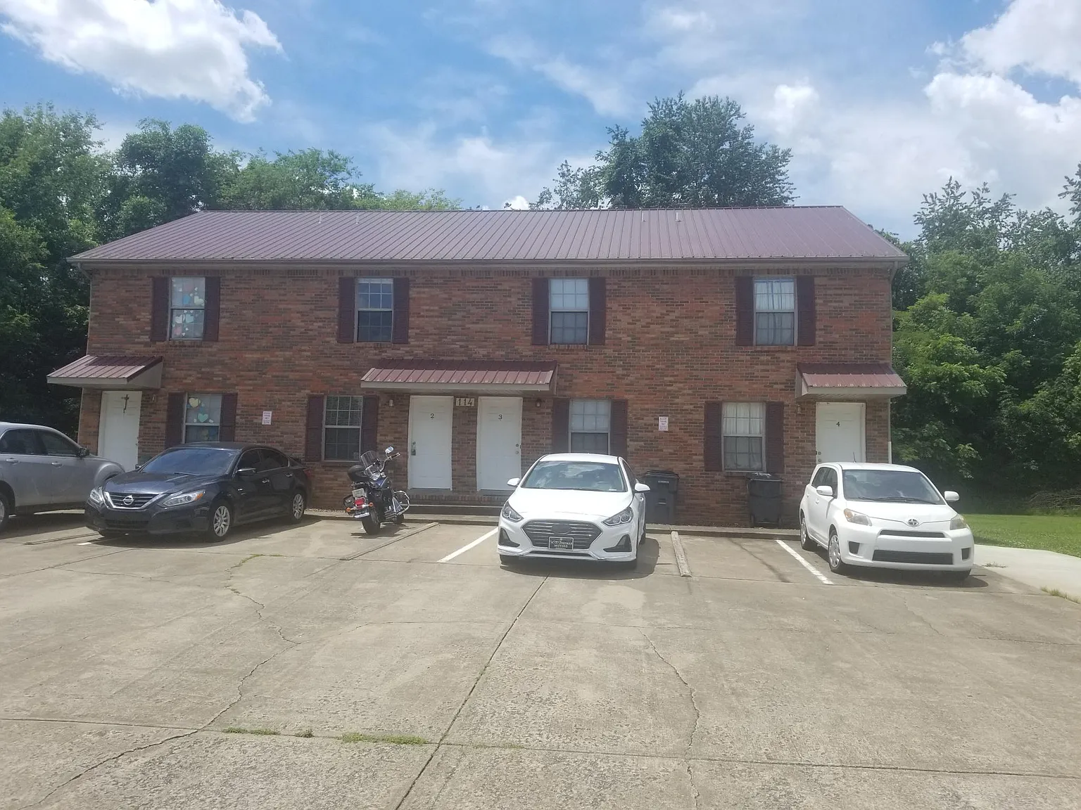 2 bed, 1.5 bath, 1040 sqft, $900 — Photo 1