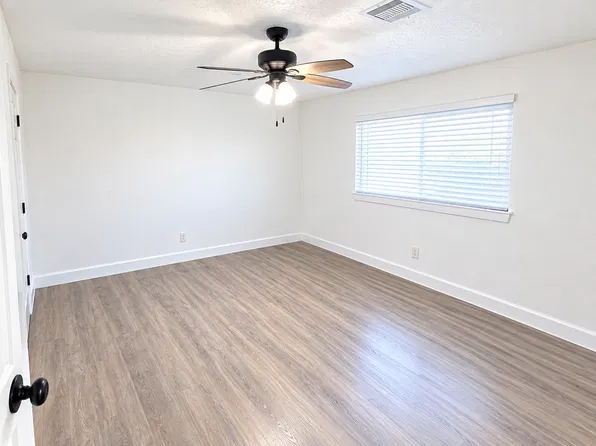 4308 Stansel Dr, Alvin, TX 77511