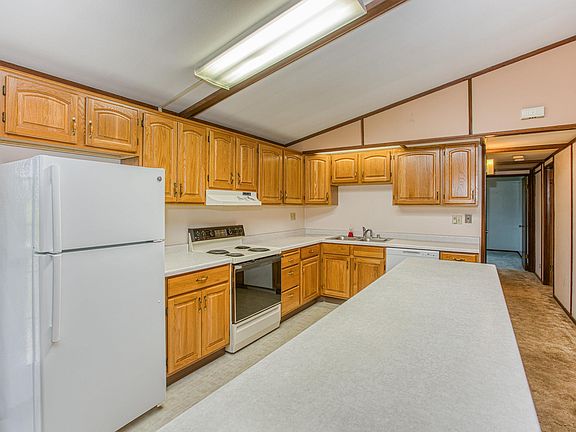 5th image of 1285 Sunset Dr