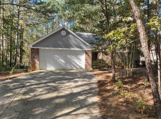 28 Bedford Forrest Ln, Hattiesburg, MS 39401