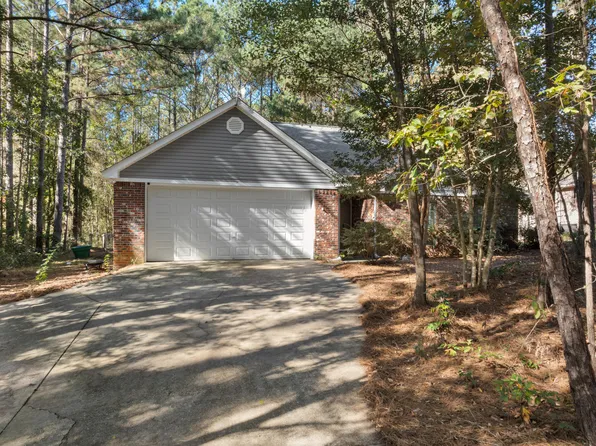 28 Bedford Forrest Ln, Hattiesburg, MS 39401