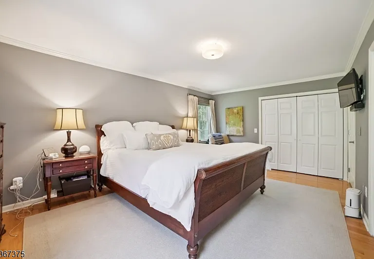 415 Fairmount Ave — Photo 16