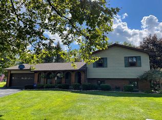 7 Andrew Ct, Fredonia, NY 14063