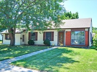 1000 Oakland Dr, Streamwood, IL