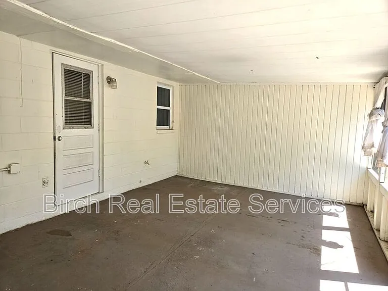 6839 Forest Ave — Photo 14