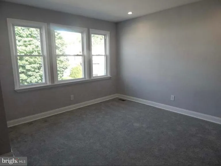 6625 N Gratz St — Photo 10