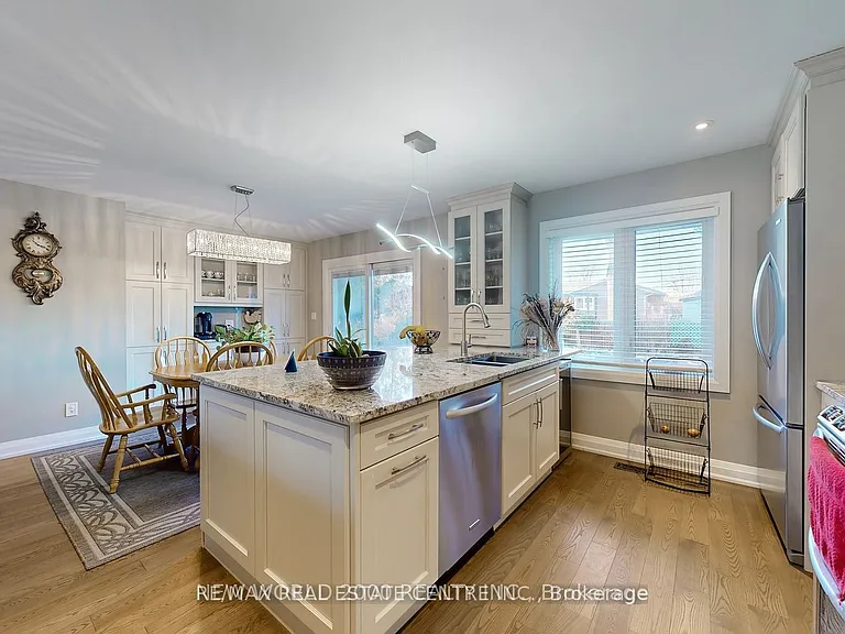 10 Suburban Dr — Photo 11