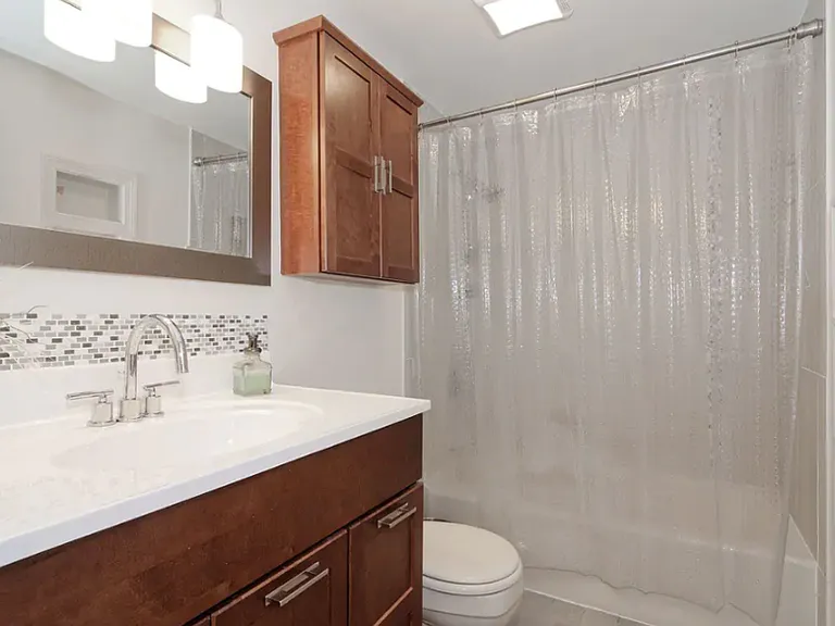 76 King St #2 — Photo 11