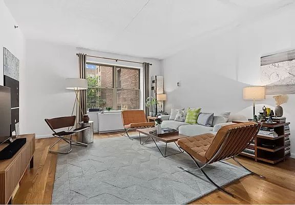 2nd image of 736 W 187th St APT 501