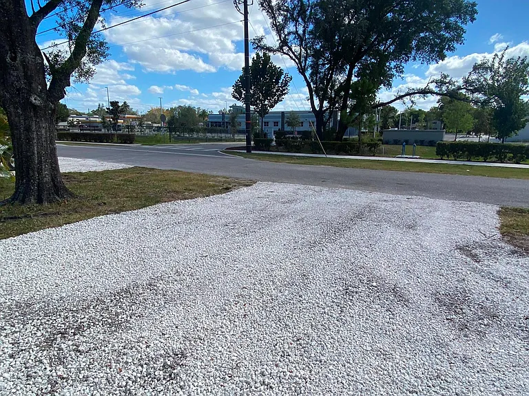 Shared parking with Unit B (RedRoom)