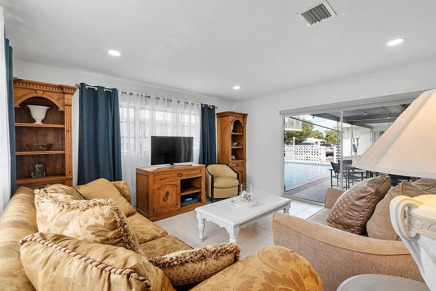 1 bed, 1.0 bath, $4,374 — Photo 3